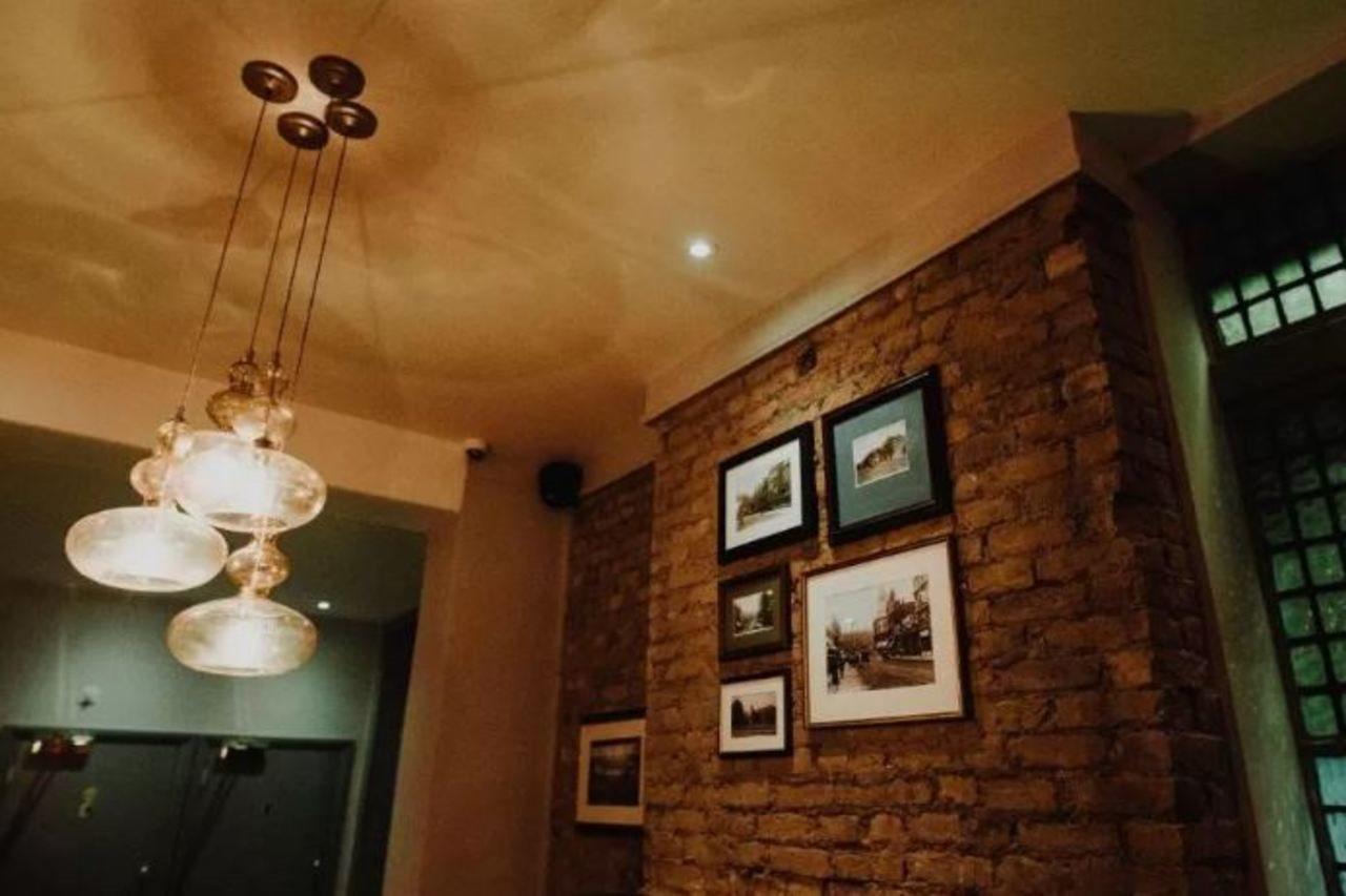 ผับเลิฟ แอด เดอะ คราวน์ แบตเตอร์ซี Hostel ลอนดอน ภายนอก รูปภาพ
