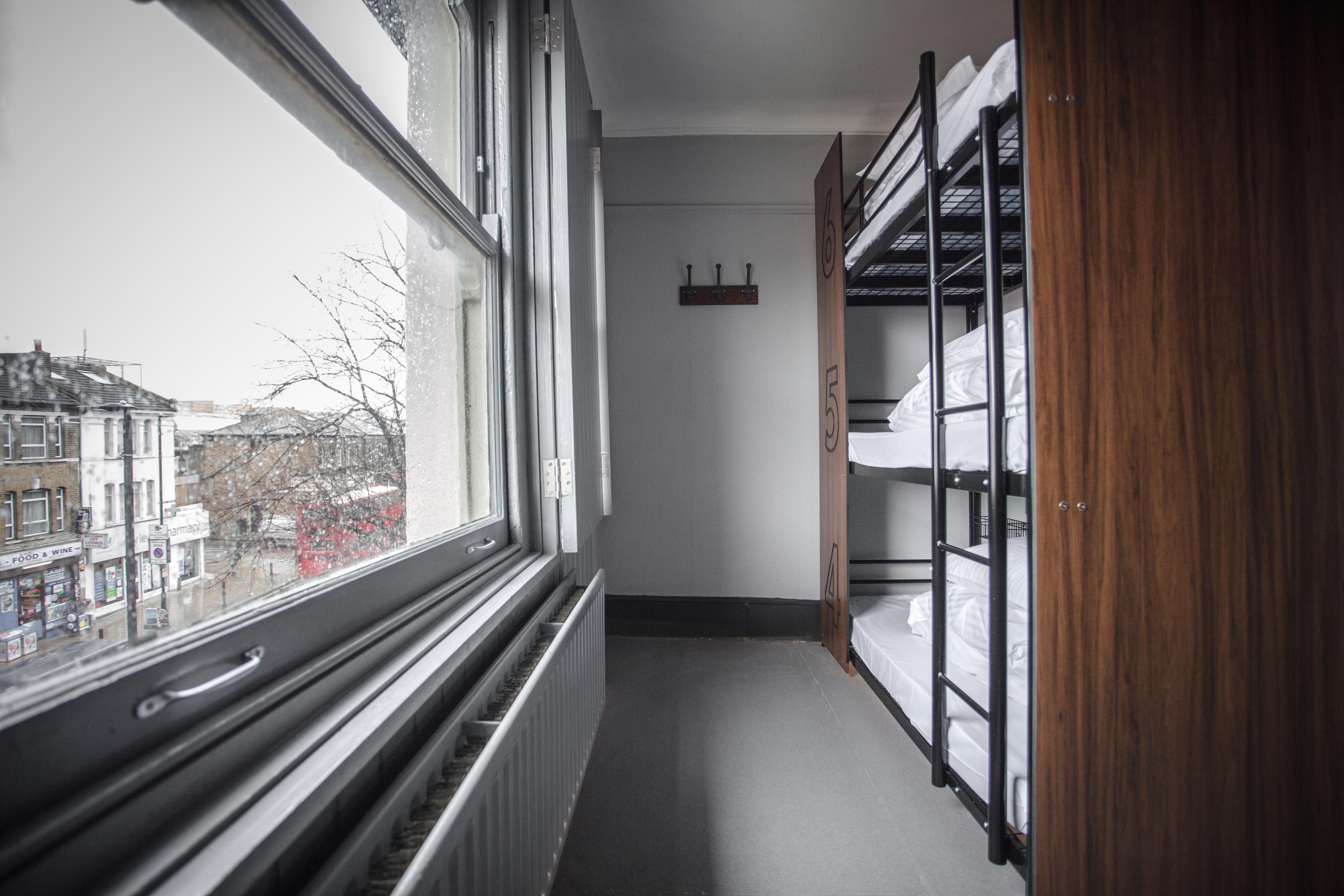 ผับเลิฟ แอด เดอะ คราวน์ แบตเตอร์ซี Hostel ลอนดอน ภายนอก รูปภาพ