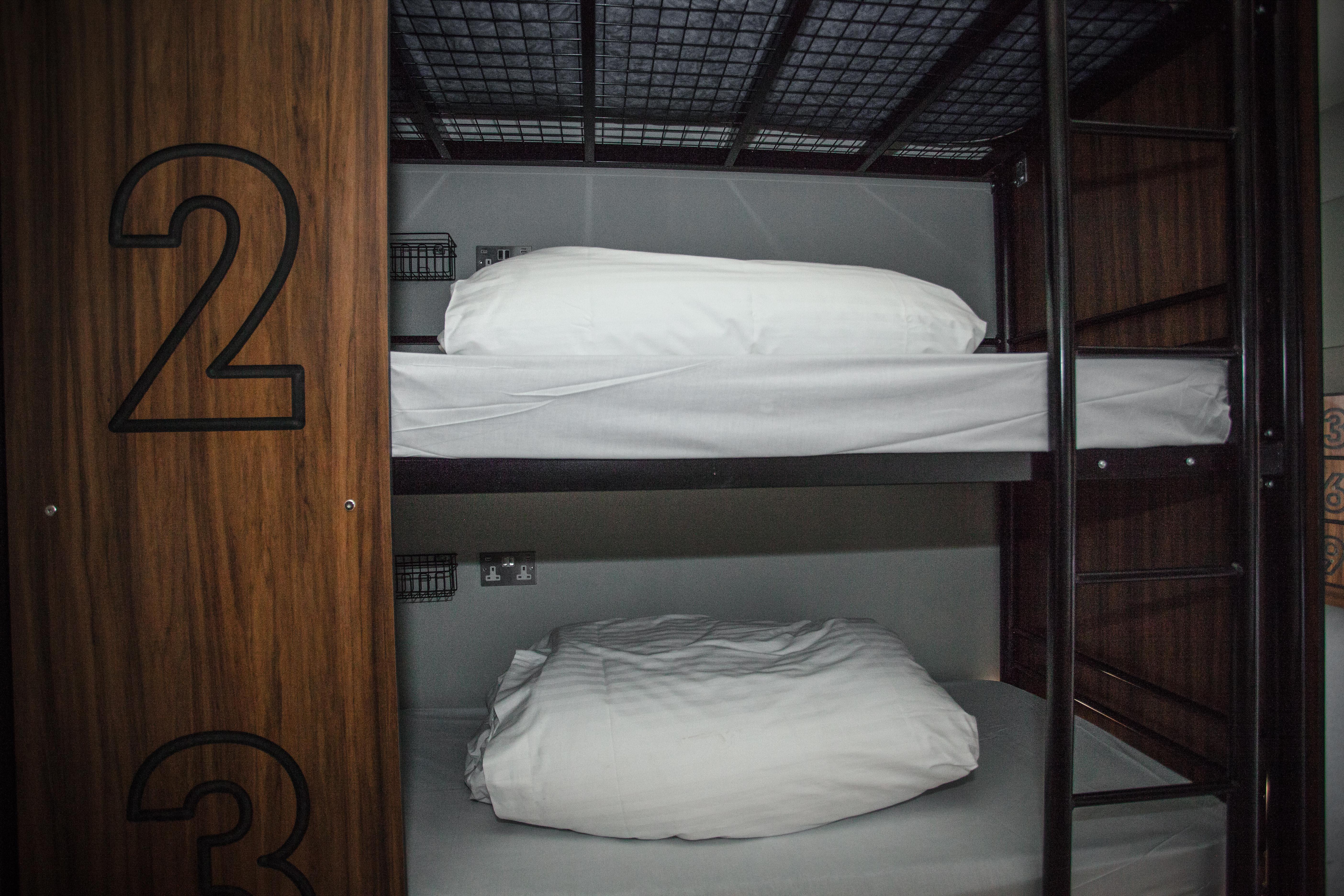 ผับเลิฟ แอด เดอะ คราวน์ แบตเตอร์ซี Hostel ลอนดอน ภายนอก รูปภาพ