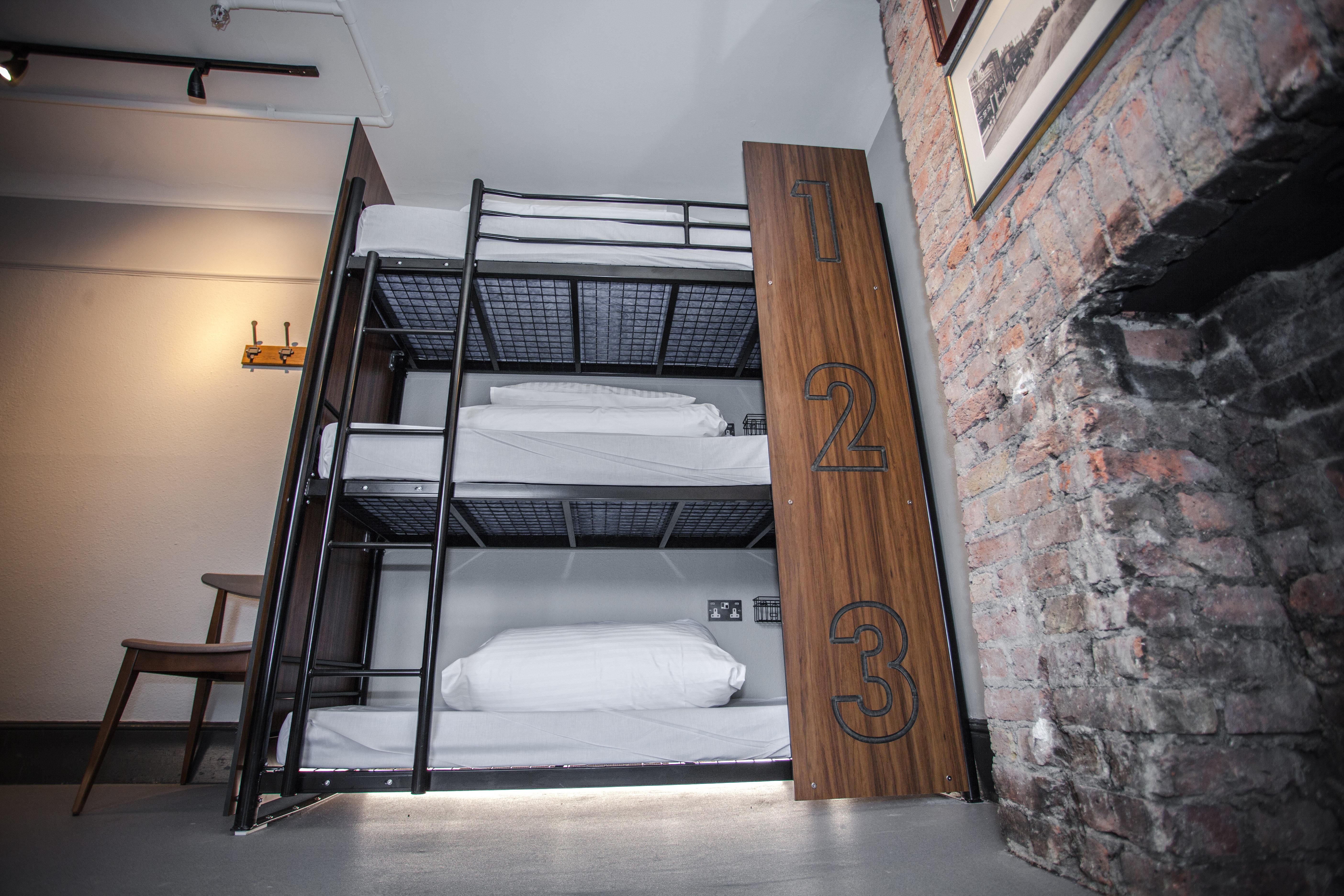 ผับเลิฟ แอด เดอะ คราวน์ แบตเตอร์ซี Hostel ลอนดอน ภายนอก รูปภาพ