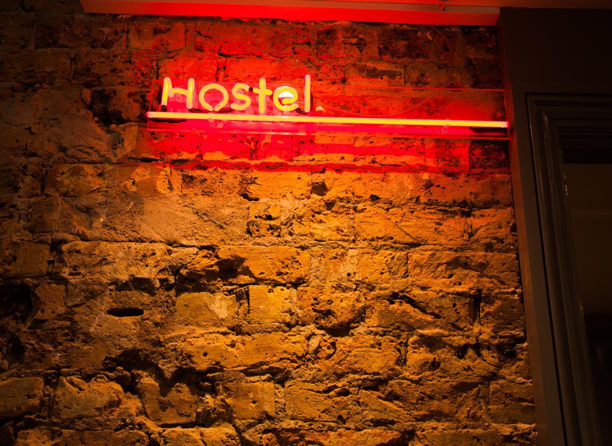 ผับเลิฟ แอด เดอะ คราวน์ แบตเตอร์ซี Hostel ลอนดอน ภายนอก รูปภาพ
