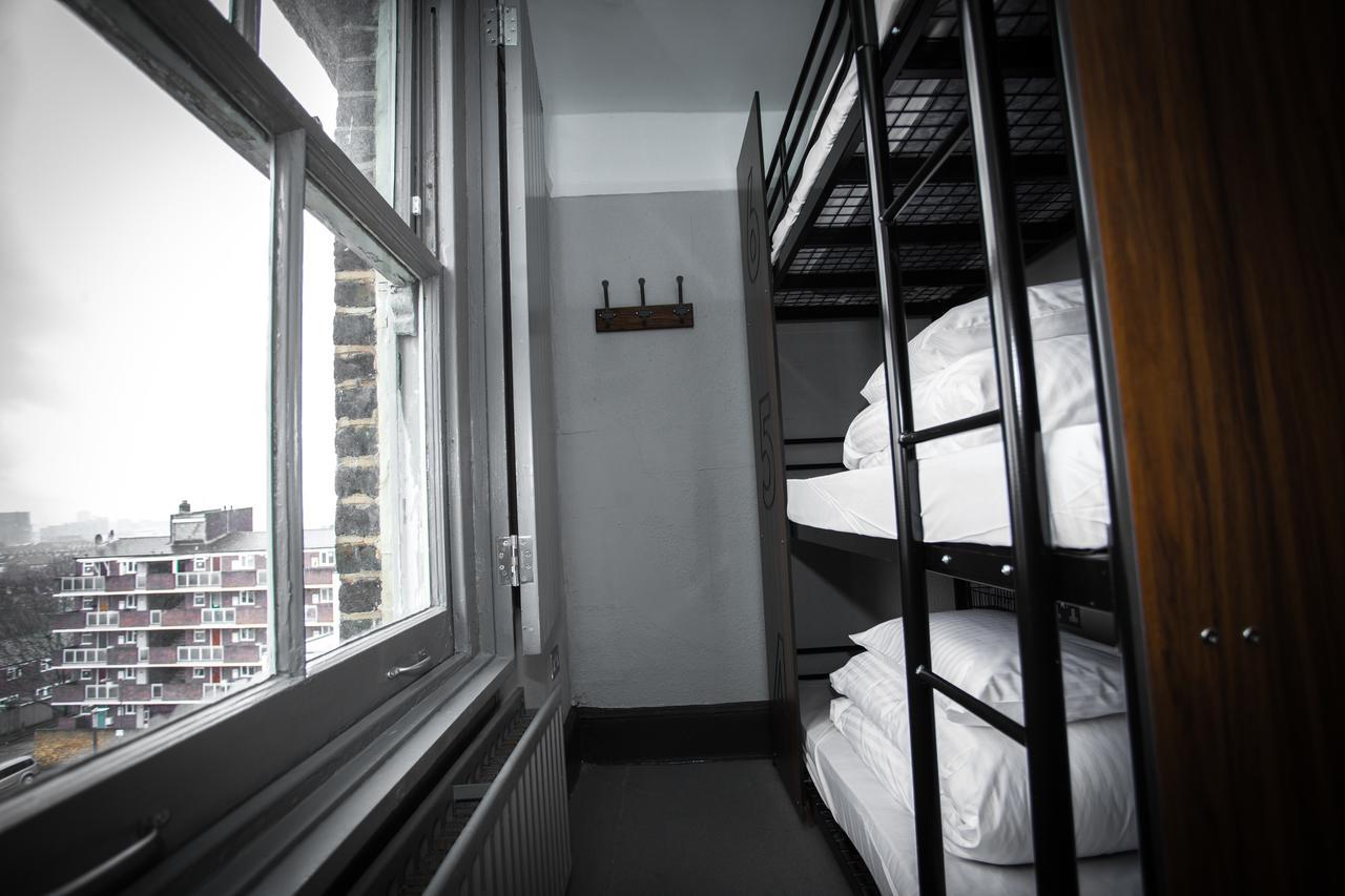 ผับเลิฟ แอด เดอะ คราวน์ แบตเตอร์ซี Hostel ลอนดอน ภายนอก รูปภาพ
